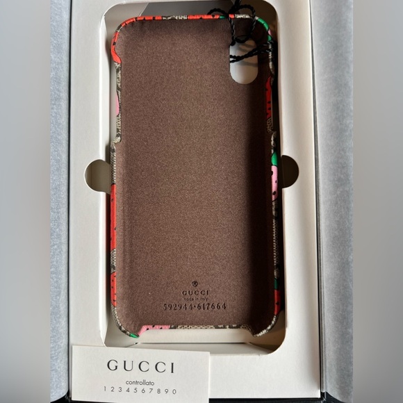 NWT GUCCI
Iphone X Strawberry Cell Phone Case w/ Gift Box - Picture 3 of 5